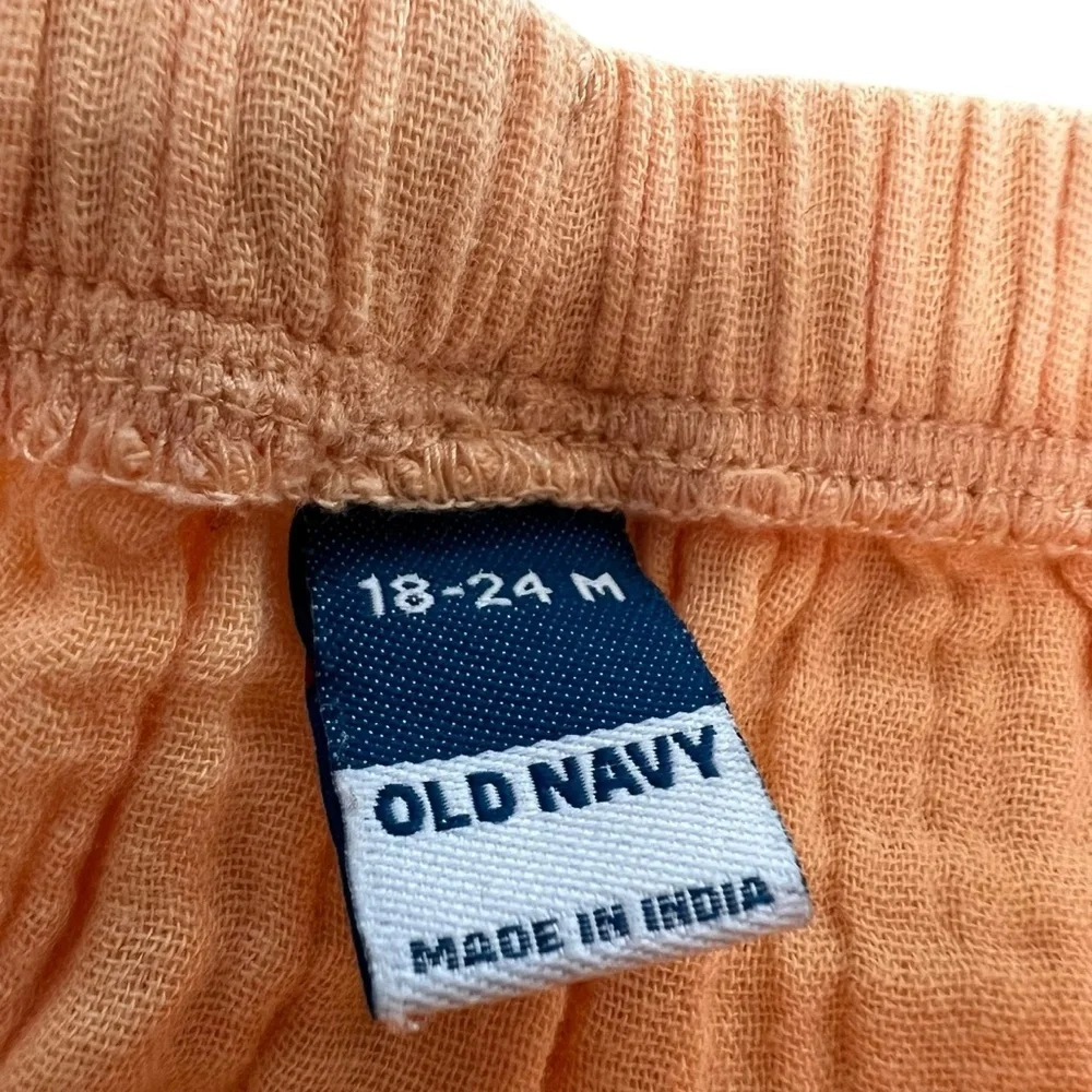 Old Navy Peachy Gauze Style Shorts Size 18-24 months